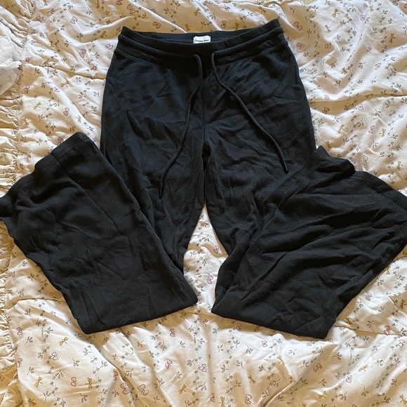 Aritzia Pants - Aritzia Black Lounge Pants
